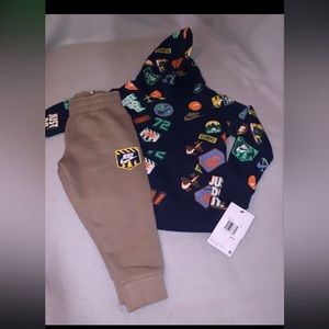 Brand new Nike sweatsuit